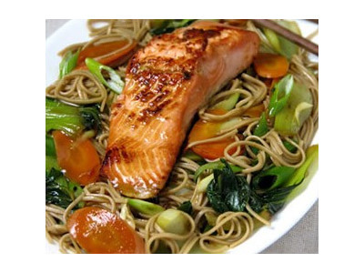 Salmón a la plancha con fideos soba